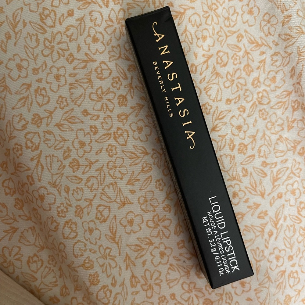 Anastasia Liquid Lipstick / sepia